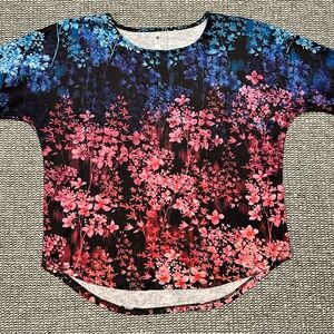 Leo & Nicole Blue and Pink Floral Ombre Scoop Neck Top